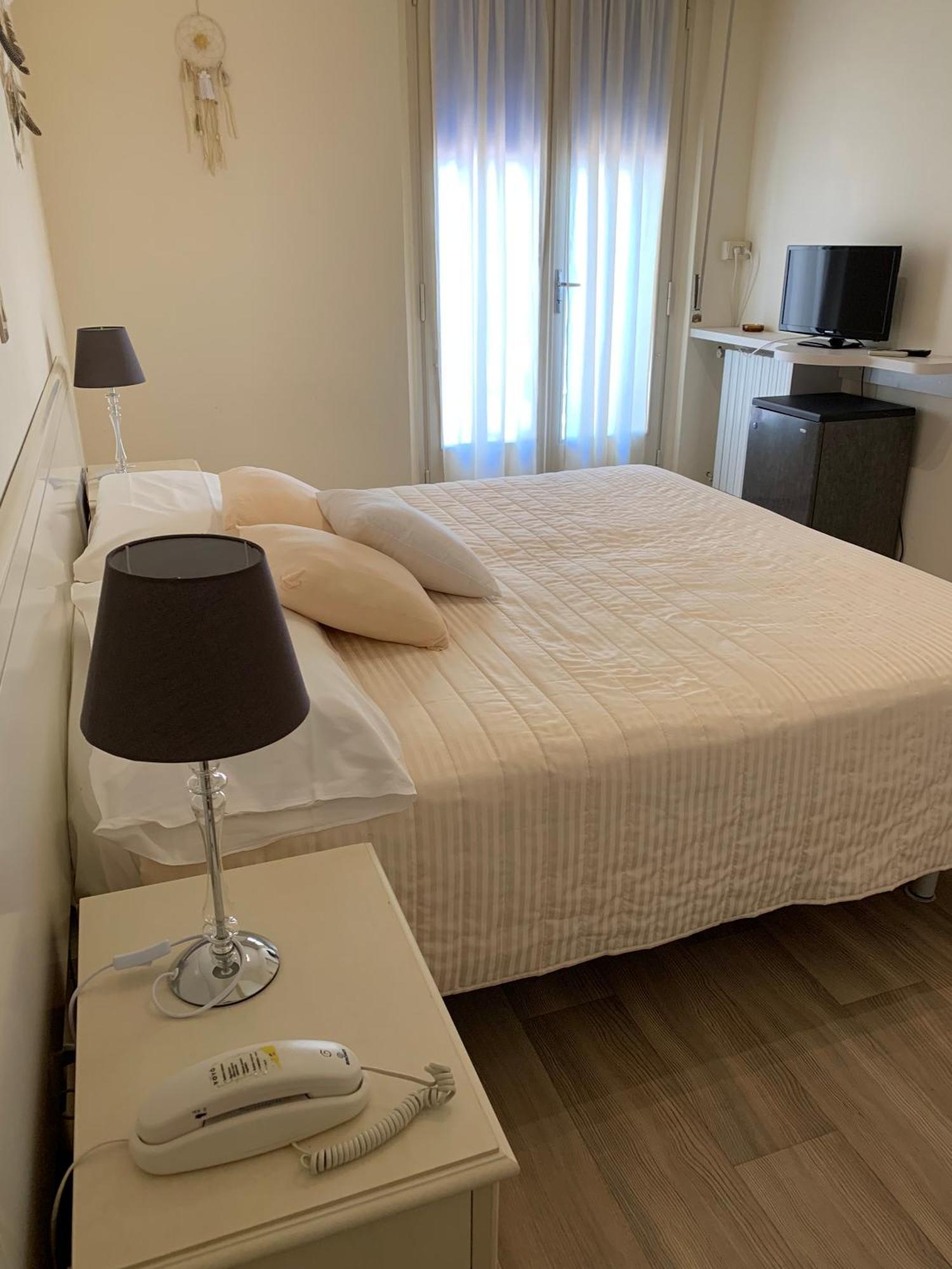 G&D Hotel Deanna Pool&Brunch Milano Marittima Oda fotoğraf
