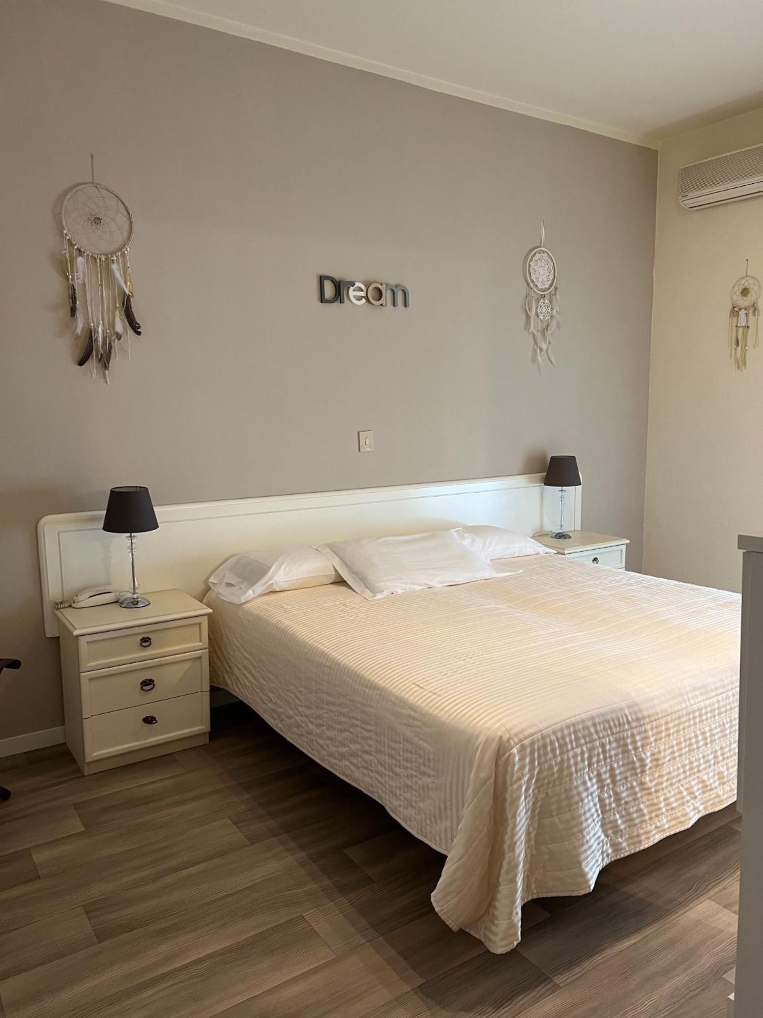 G&D Hotel Deanna Pool&Brunch Milano Marittima Oda fotoğraf