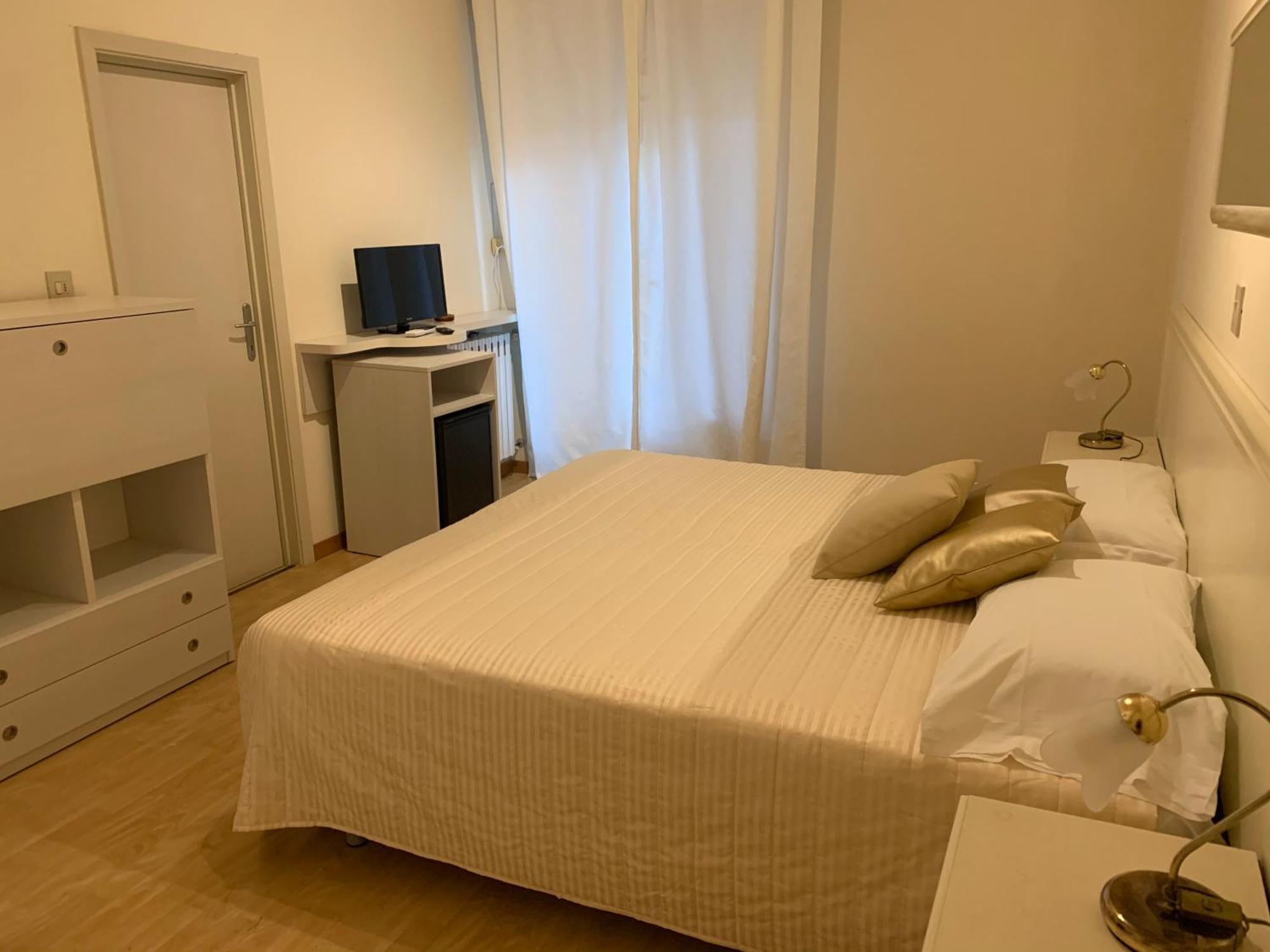 G&D Hotel Deanna Pool&Brunch Milano Marittima Oda fotoğraf